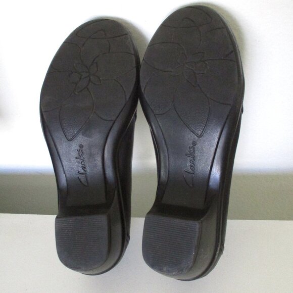 Clarks Womens Black Leather Ankle Bootie - Size 6.5M - Picture 9 of 9